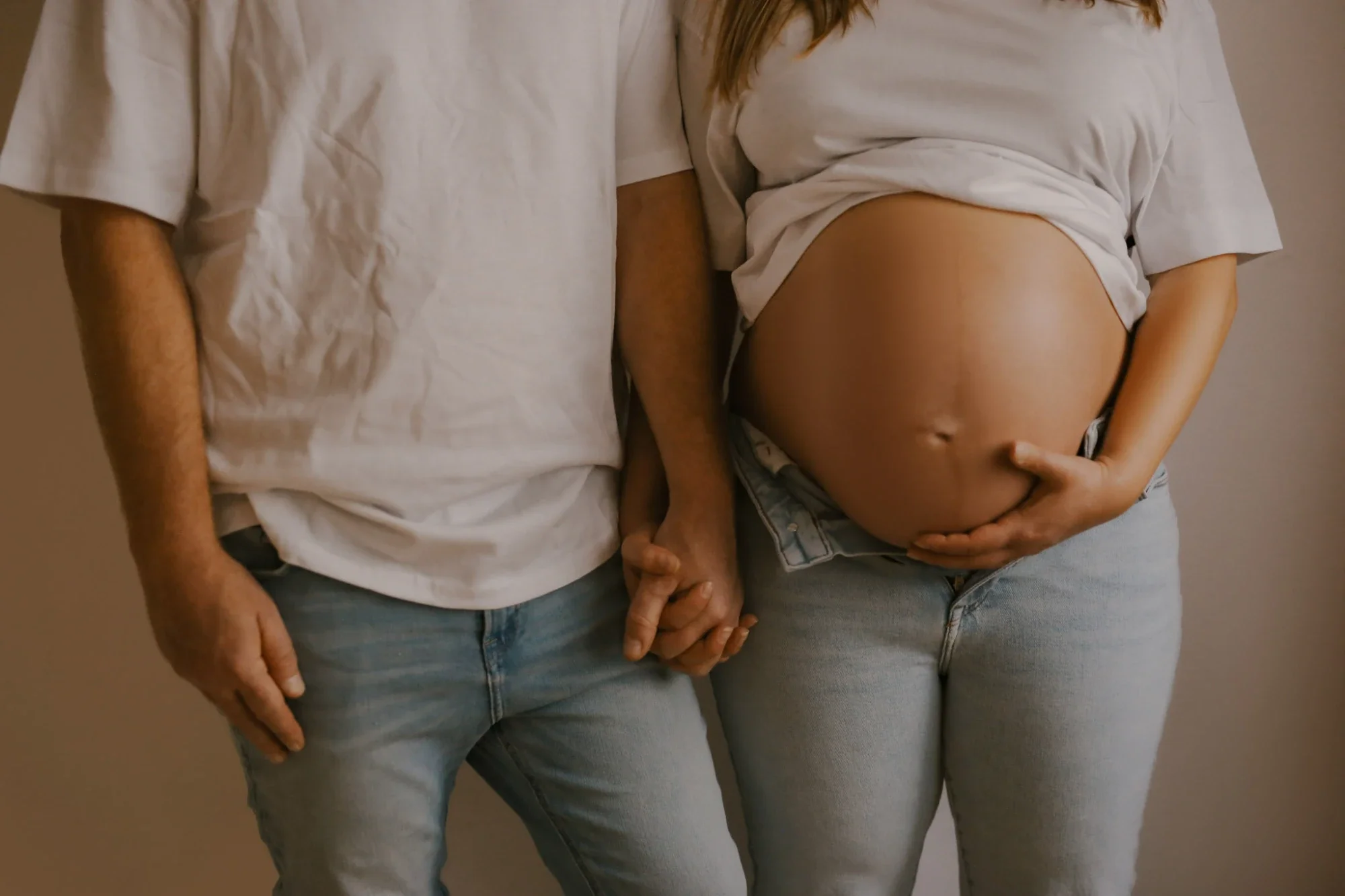 Babybauch - Tageslichtstudio - Fotografie Schneider Rostock